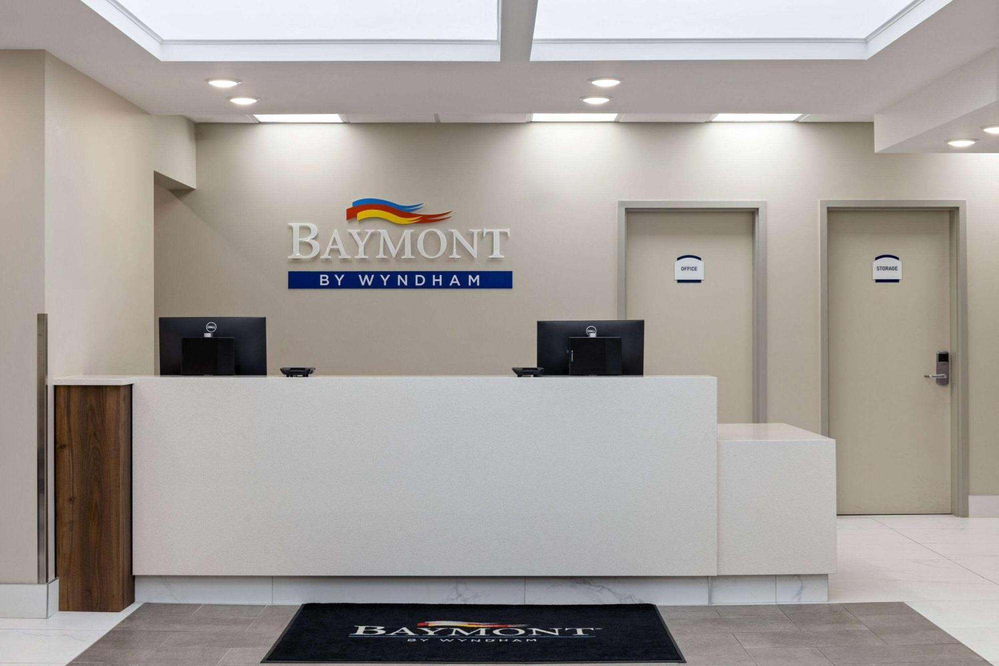 Baymont By Wyndham West Hotel Edmonton